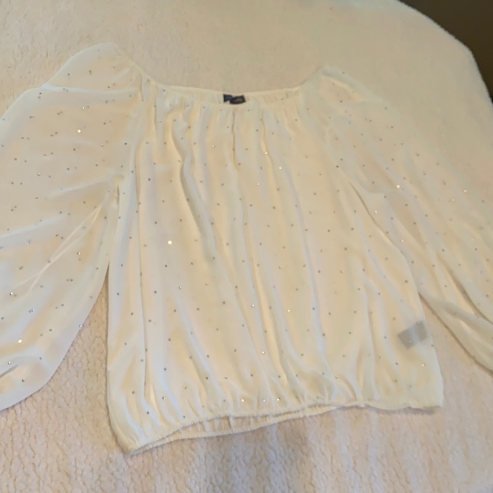 Vince Camuto Over Size White Rhinestone Top Size Large